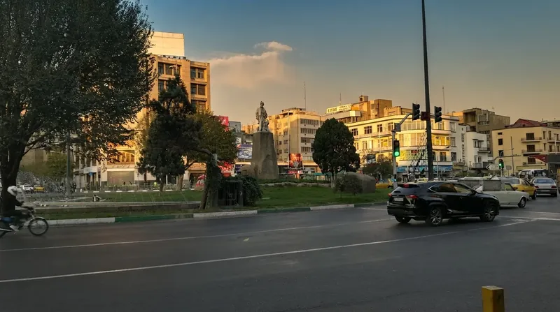عبور تاریخی دلار از ۲۶۶ هزار تومان؛ چرا بسته‌های ارزی بانک مرکزی حریف انتظارات جنگی نشدند؟