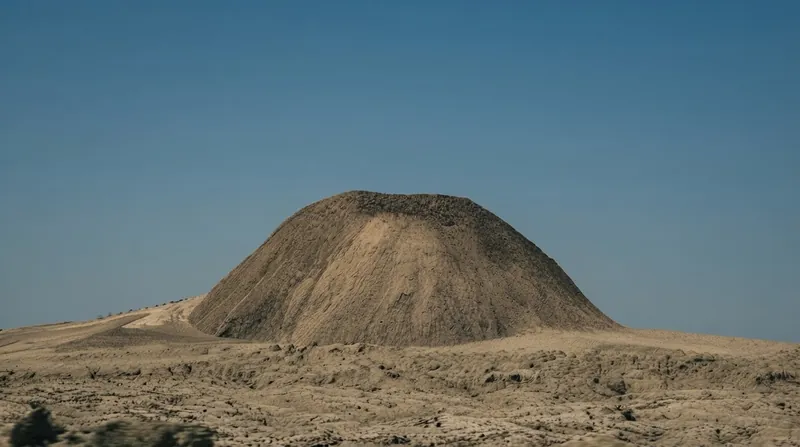 ساحل روستای تنگ در چابهار، یکی از بکرترین نقاط ایران برای تماشای پدیده شب‌تابی دریایی است.