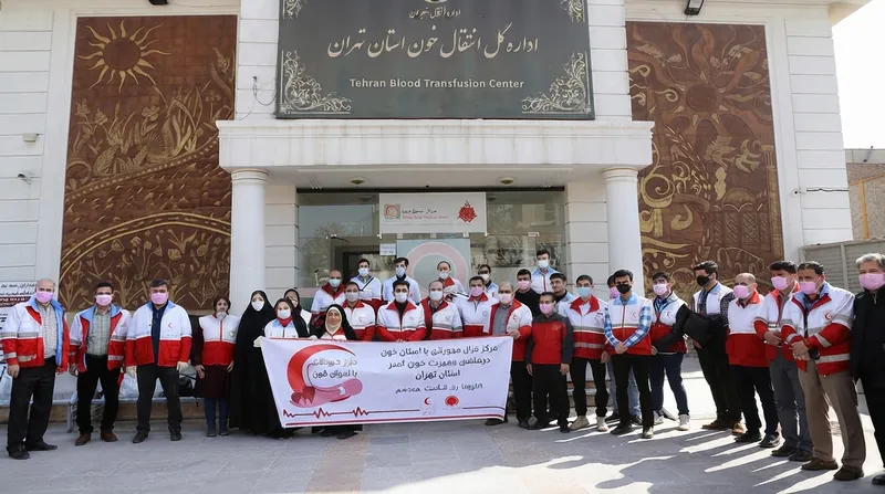 نیروهای امدادی هلال احمر در حال برگزاری رزمایش‌های آمادگی برای مقابله با سیلاب‌های پاییزی.