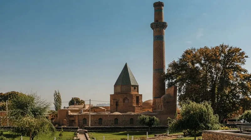 تأسیسات زیرزمینی کوه کلنگ‌گزلا در نزدیکی نطنز، یکی از اهداف احتمالی حملات نظامی است.