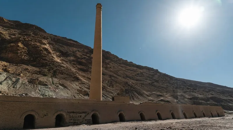 دره‌های عمیق و صعب‌العبور گیلگیت-بلتستان در پاکستان، منطقه‌ای که زبان بروشسکی را در خود حفظ کرده است.