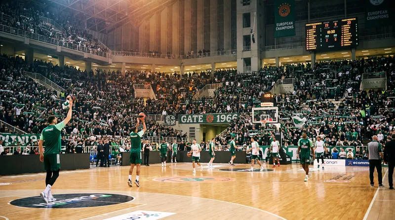 کوکاکولا آرنا (Coca-Cola Arena) با ظرفیت ۱۷,۰۰۰ نفر در دبی، میزبان رئال مادرید در شب افتتاحیه خواهد بود.