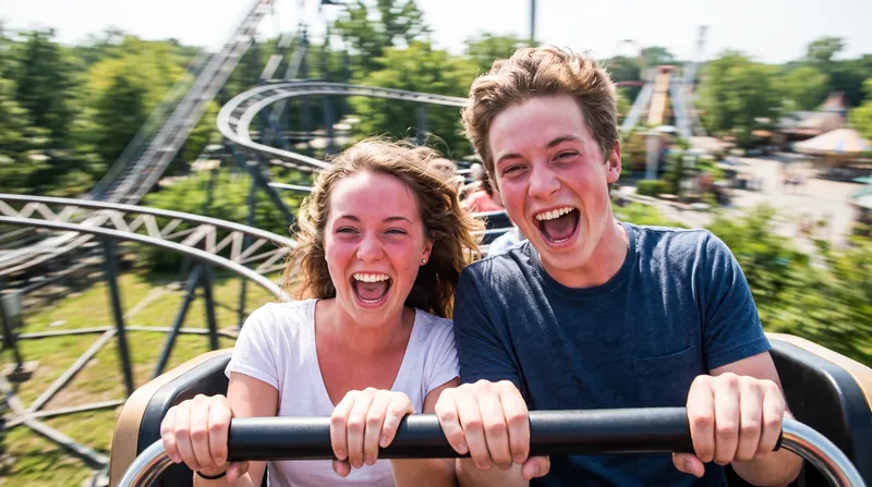 Activities that elevate the heart rate, such as riding a roller coaster, can cause the brain to misinterpret adrenaline as romantic attraction.