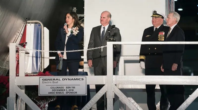 زیردریایی یو‌اس‌اس کلرادو (SSN 788) نخستین زیردریایی اتمی آمریکا خواهد بود که به نیروی چرخشی زیردریایی-غرب در استرالیا می‌پیوندد.